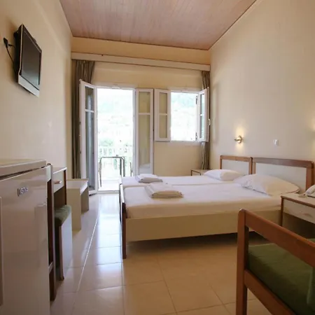 Ionis Hotel 2*